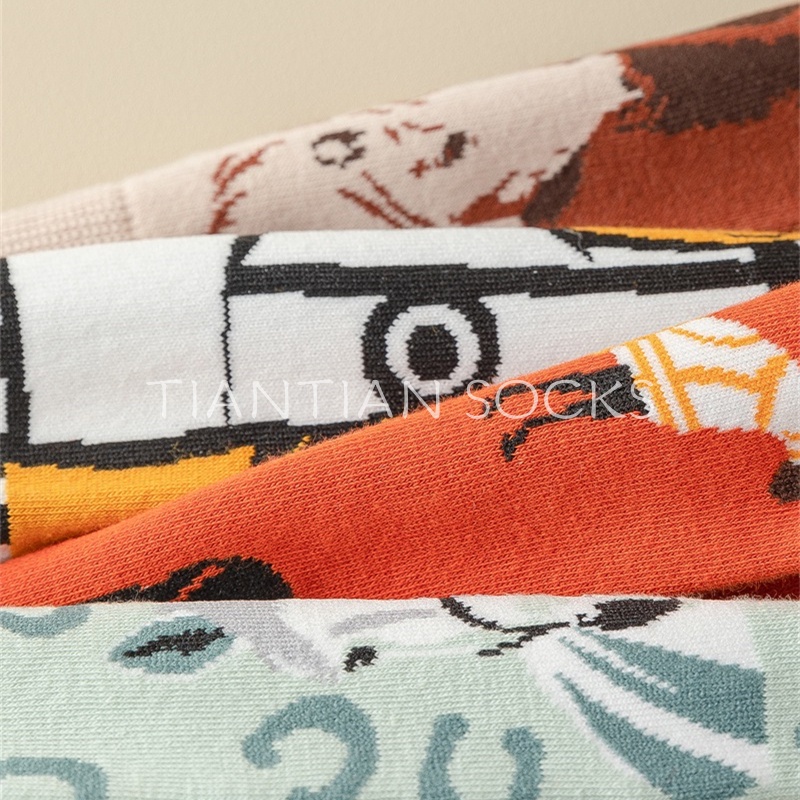 TIANTIAN T079 ถุงเท้า ผ้าฝ้ายแท้ พิมพ์ลายการ์ตูนม้า สไตล์เรโทร เข้ากับทุกการแต่งกาย แฟชั่นคู่รัก สําหรับผู้หญิง 2023