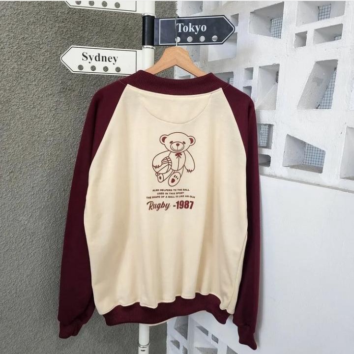 COD - Varsity Sweater B Rugby Baseball - เสื้อผ้าผู้หญิง
