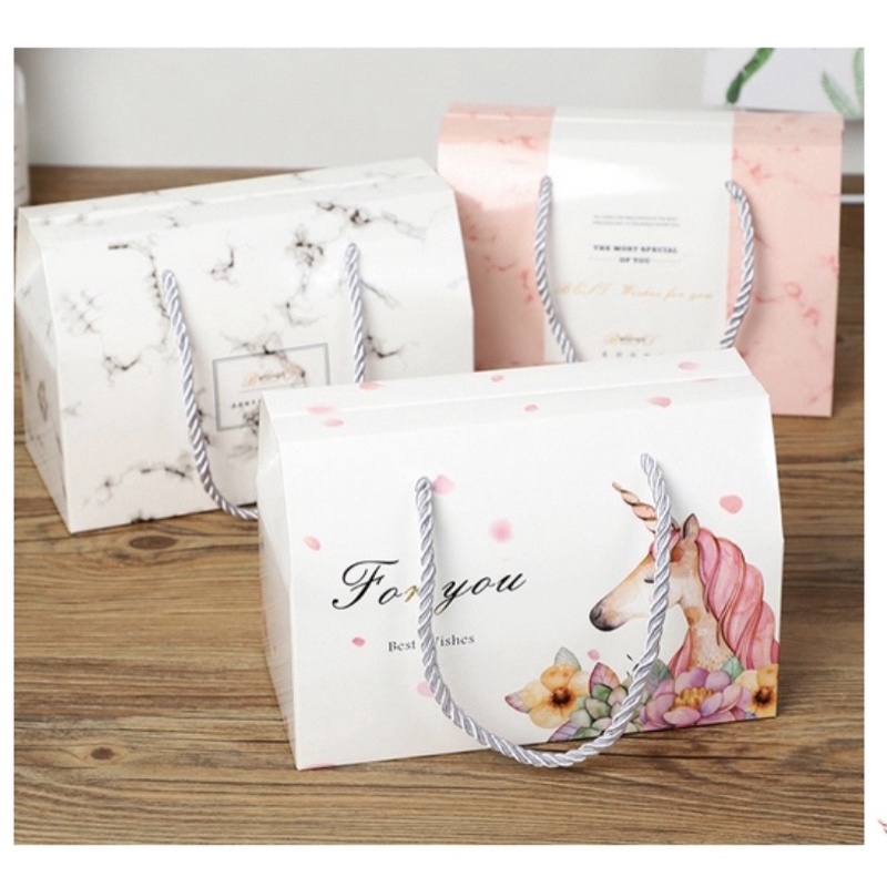 A008 พร้อมส่ง! (แพค 10 ใบ) กล่องหูหิ้วเชือก ใส่ของชำร่วย ของรับไหว้ ของขวัญ ของฝาก