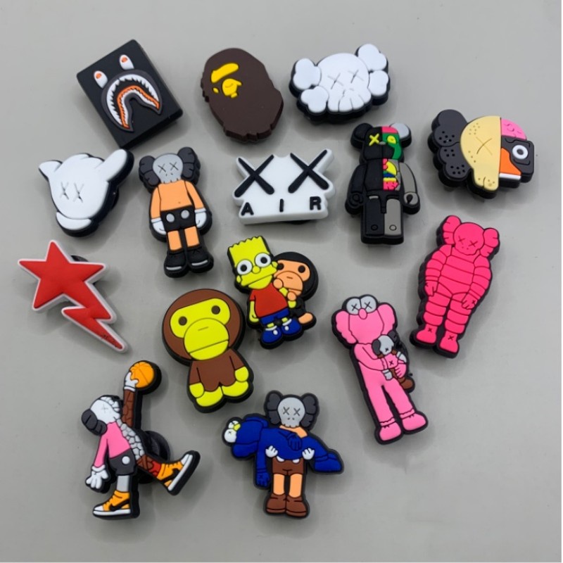 ตัวติดรองเท้า Crocs Jibbitz ลายการ์ตูน KAWS Series น่ารัก อุปกรณ์เสริม สําหรับตกแต่งรองเท้า
