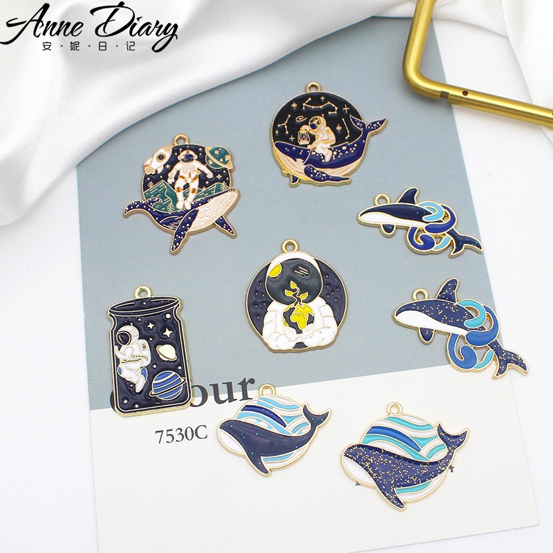 2 ชิ้น/ล็อตด้านนอก Space Whale Shark นักบินอวกาศโลหะผสมเคลือบจี้อุปกรณ์เสริม Charms สําหรับผู้หญิง, Key Chain/ต่างหู/สร้อยคอจี้ Handmade DIY เครื่องประดับ 055