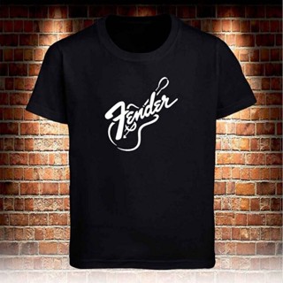 เสื้อยืดสีดำ เสื้อยืดผู้ชาย เสื้อยืดคอกลม เสื้อยืด พิมพ์ลายโลโก้ Fender Guitar Music