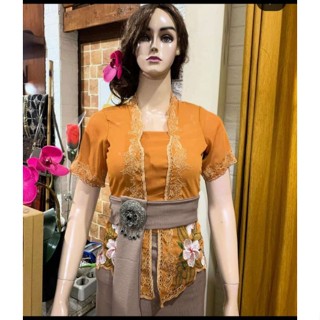 เสื้อปักลาย Kebaya So C10