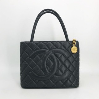 (Good Con) Chanel Medallion Caviar Tote Holo7