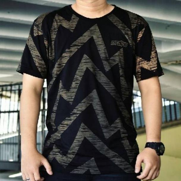 เสื้อยืด LATEST TRENDS ORI DFlow distro