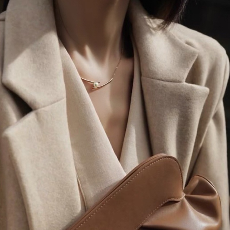 เครื่องประดับ สร้อยคอโชคเกอร์ จี้ไข่มุก สีทอง แบบเรียบง่าย สไตล์สร้างสรรค์ สําหรับผู้หญิง
