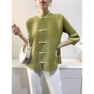 2MUAY PLEAT เสื้อผู้หญิง เสื้อพลีทคุณภาพ รุ่น CX23074 สีเขียวตอง FREE SIZE CHINESE BUTTON FRONT PLEAT TOP