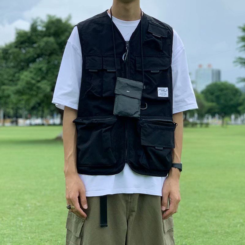 Suikone เสื้อกั๊กผู้ชายแฟชั่นสไตล์เกาหลีสไตล์คู่รักหลายกระเป๋าชุดทำงานด้านบนแขนกุดลำลองหลวมน้ำแบรนด์โค้ท - รูปที่ 2