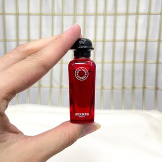 (7.5ml * 4) Hermes scarf perfume sample set of four Hermes ชุดกล่องของขวัญ น้ําหอม ผ้าพันคอ ผ้าไหม ลายดาว สีส้ม สําหรับผู้หญิง