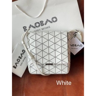 📮@2,150.-(Large)💖💖Valentine &amp; Love SALE 9 % +🎉 ส่งฟรี EMS 🎉💖💖💯Baobao Issey Miyake Off-White Flap Messenger Bag(Large)