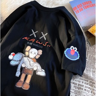 KAWS เสื้อยืดแขนสั้น คอกลม ทรงหลวม สไตล์เกาหลี  เสื้อลำลอง Unisex