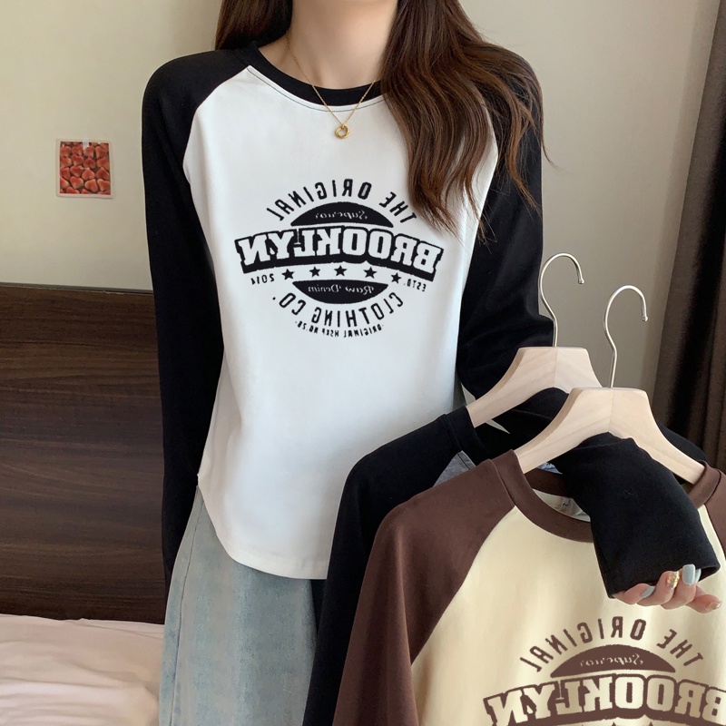 เสื้อยืดแขนยาว พิมพ์ลายตัวอักษร แบบยืดหยุ่น สวมใส่สบาย สไตล์วินเทจ แฟชั่นฤดูใบไม้ผลิ และอเมริกา สําหรับผู้หญิง