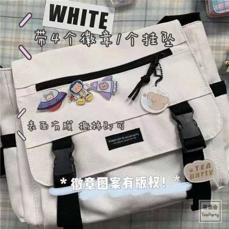 กระเป๋าสะพายข้าง ขนาดใหญ่ จุของได้เยอะ สีดํา และสีเข้ม แฟชั่นฮาราจูกุ สไตล์ญี่ปุ่น สําหรับผู้ชาย และผู้หญิง