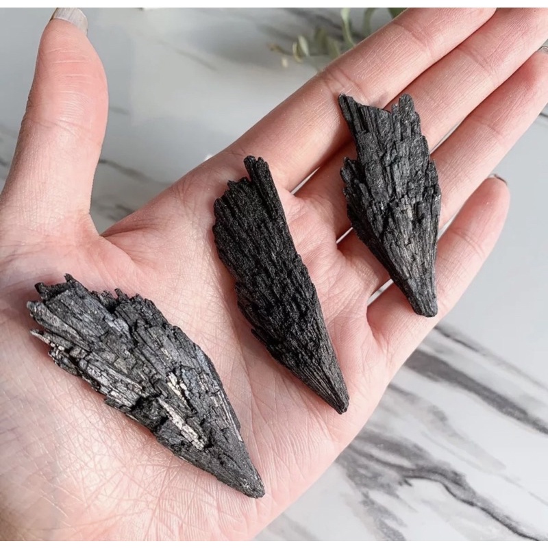 1 Pc Genuine Black Kyanite Stone Rough Stone / Top High Quality Rough Stone / Raw Stone For Healing 