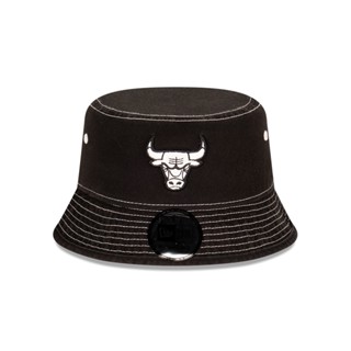 New Era หมวกรุ่น BUCKET CHICAGO BULLS BW CONTRAST STITCH BLACK