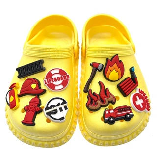 เข็มกลัด ลายการ์ตูน Firemen Hammer Jibbitz Crocs Fire Extinguisher Jibbits อุปกรณ์เสริม สําหรับตกแต่งรองเท้าผู้หญิง