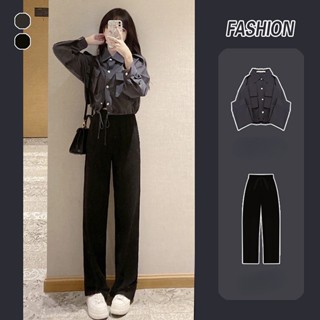เสื้อเชิ้ตแขนยาวทรงหลวม ๆ กางเกงขากว้างแบบทูพีซ