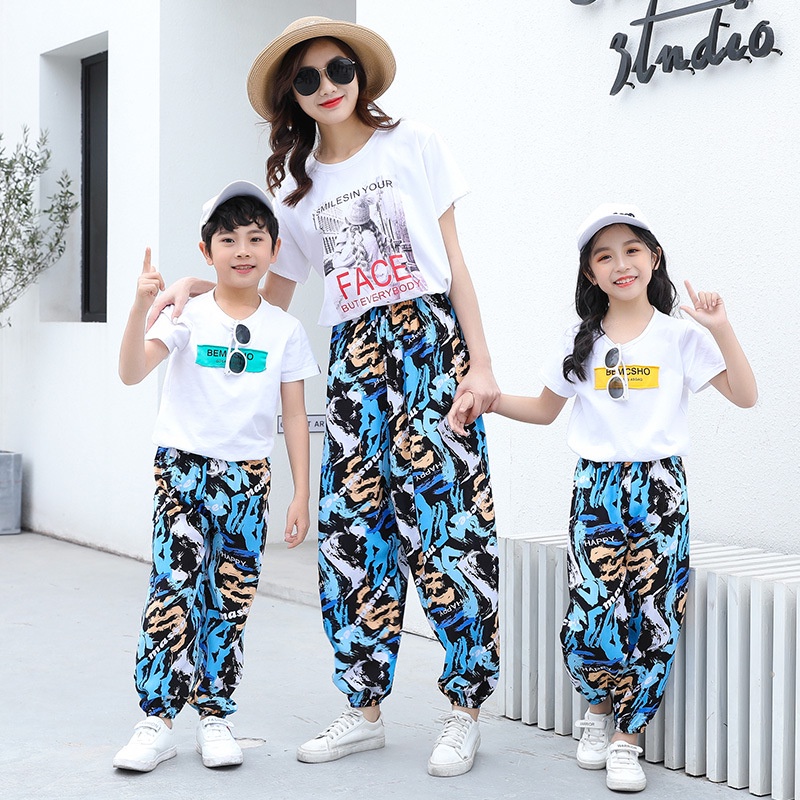 พร้อมสต็อก90-150ซม เด็กผ้าฝ้ายผ้าไหมยุงกางเกงฤดูร้อนแสงระบายอากาศทารกสั่นผ้าฝ้ายชุดกีฬาผู้หญิงเวอร์ชั่นเกาหลีการ์ตูนพิมพ์กางเกงหลวมบ้านกางเกงนอ