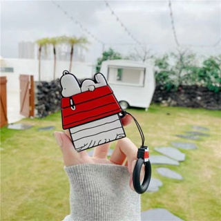 ใหม่ เคสหูฟังบลูทูธ แบบนิ่ม กันกระแทก ลายการ์ตูน Snoopy House พร้อมตะขอ สําหรับ AirPods 1 2 pro 2 2023