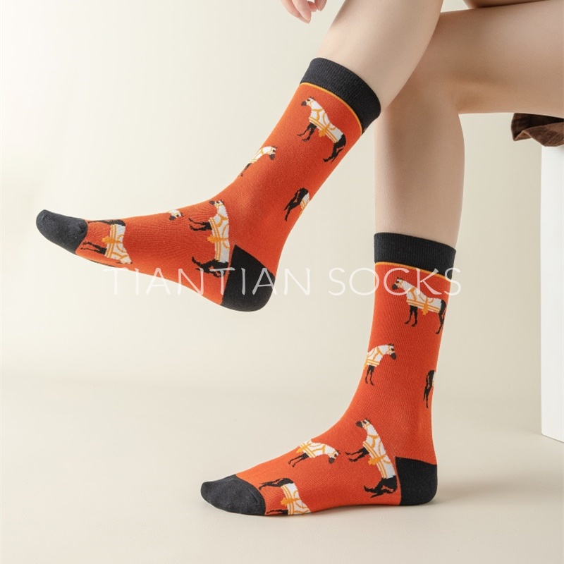 TIANTIAN T079 ถุงเท้า ผ้าฝ้ายแท้ พิมพ์ลายการ์ตูนม้า สไตล์เรโทร เข้ากับทุกการแต่งกาย แฟชั่นคู่รัก สําหรับผู้หญิง 2023