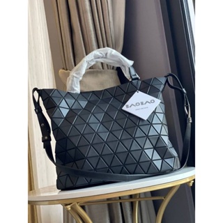 📮@2,390.-(Large)🧡❤ALL ABOUT SALE 9 % ➕🎉 ส่งฟรี EMS 🎉❤🧡💯Bao Bao Issey Miyake crystal Matte large tote bag