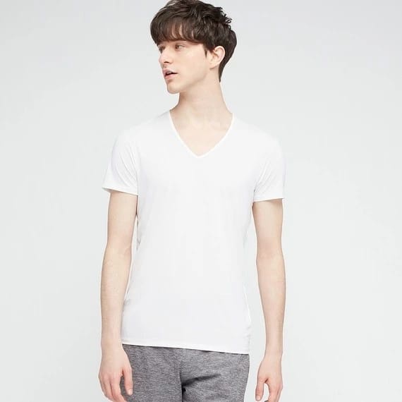 เสื้อยืดคอวี UNQ Airism