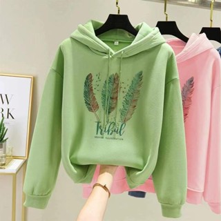 (พร้อมส่ง/ใหม่HG013)เสื้อกันหนาวขนแกะผู้หญิงเวอร์ชั่นเกาหลีพิมพ์ลายขนนกมีฮู้ดเสื้อลำลองผู้หญิงแฟชั่น