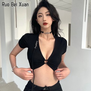 RUO BEI XUAN เสื้อกั๊กเซ็กซี่ของผู้หญิง 2023 ใหม่สไตล์เกาหลีแฟชั่นเซ็กซี่สีดำคอวีลึกเสื้อยืดแขนสั้น