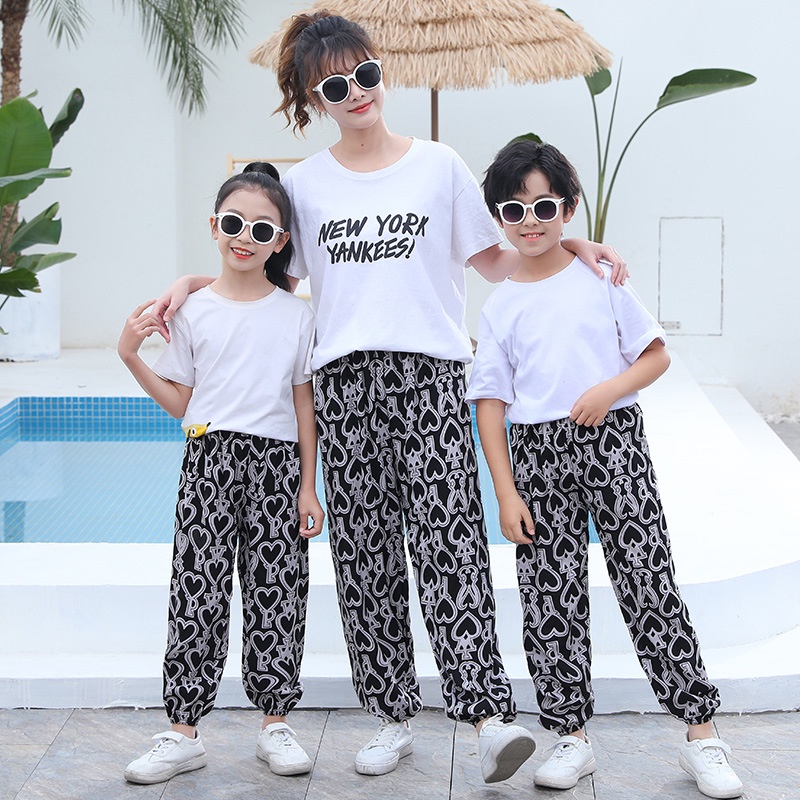 พร้อมสต็อก90-150ซม เด็กผ้าฝ้ายผ้าไหมยุงกางเกงฤดูร้อนแสงระบายอากาศทารกสั่นผ้าฝ้ายชุดกีฬาผู้หญิงเวอร์ชั่นเกาหลีการ์ตูนพิมพ์กางเกงหลวมบ้านกางเกงนอ - รูปที่ 2