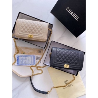 Chanel Boy งานกล่อง แพคซีน มี 2 สี : ดำ ขาว Size : 20 × 13 × 6 cm.