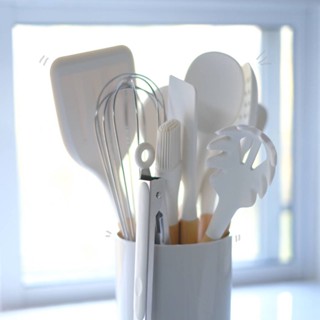 [สินค้ามีตำหนิเล็กน้อย] Omocha - [แยกชิ้น] White silicone spatula : ตะหลิวซิลิโคน ฟู้ดเกรด อุปกรณ์ครัว ตำหนิ ด้ามจับไ...