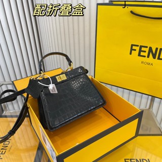 (พร้อมกล่อง) Fendi กระเป๋าถือ กระเป๋าสะพายไหล่ พิมพ์ลายหนังจระเข้ สีทอง แฟชั่นคลาสสิก สําหรับสตรี