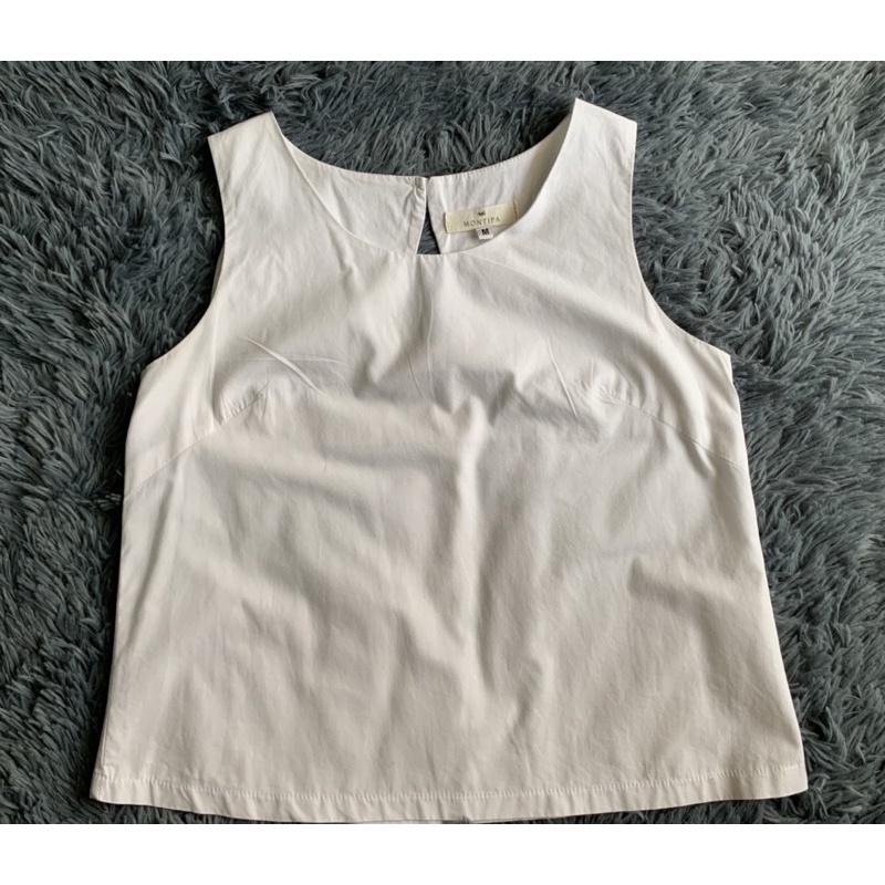 เสื้อ แบรนด์ Montipa size M  สภาพดีมาก ผ้าดีมาก