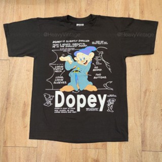 DOPEY SNOW WHITE CARTOON เสื้อลายการ์ตูน ลายหนัง เสื้อวง เสื้อทัวร์