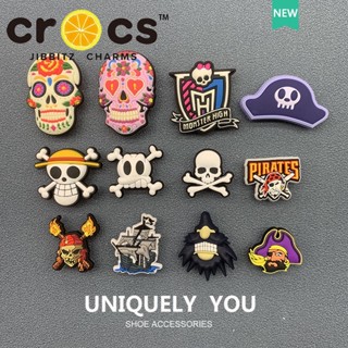 Crocs jibbitz charms  ปุ่มรองเท้า อุปกรณ์เสริมรองเท้า ตัวติดรองเท้า crocs