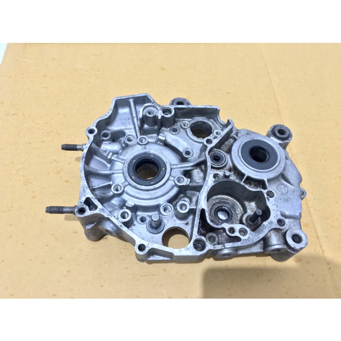 MESIN LEFT ENGINE CRANKS / ซ้าย CALTER YAMAHA F1ZR & FORCE1 ต้นฉบับ