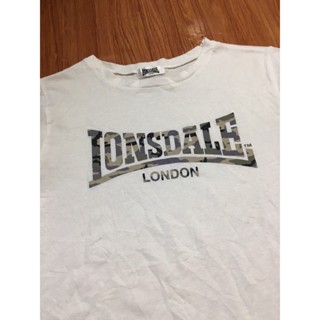 เสื้อยืดพิมพ์ลายแฟชั่น เสื้อยืด LONSDALE LONDON CAMO LOGO Size S มือ2