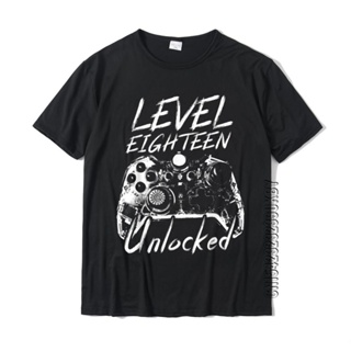 Lyzh เสื้อยืดผ้าฝ้าย แขนสั้น พิมพ์ลาย Level 18 Unlocked 18th Birthday 18 Year Old Gamer สําหรับผู้ชาย