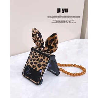 เคสโทรศัพท์มือถือ ทรงสี่เหลี่ยม กันกระแทก พิมพ์ลายเสือดาว พร้อมขาตั้ง สําหรับ Samsung Galaxy Z Flip 1 2 Z Flip3 5G Z Flip4 5G