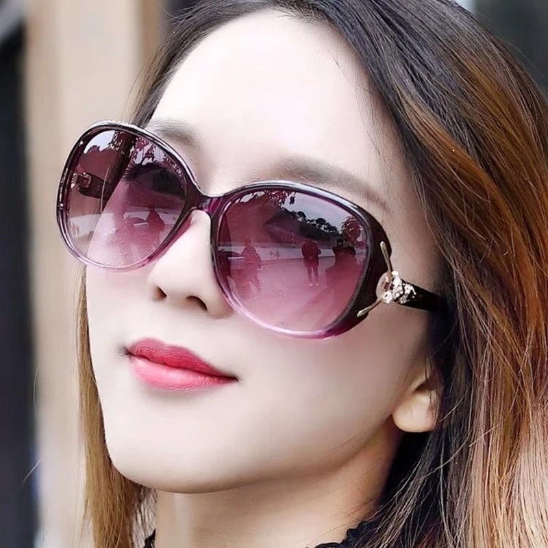 2026 แว่นกันแดดใหม่ผู้หญิง HD Anti-UV Anti-Radiation รุ่นเกาหลีผู้ชายผู้หญิงแฟชั่นอุปกรณ์เสริมสําหรับการขับขี่, กีฬากลางแจ้ง, แว่นตาโพลาไรซ์กรอบขนาดใหญ่