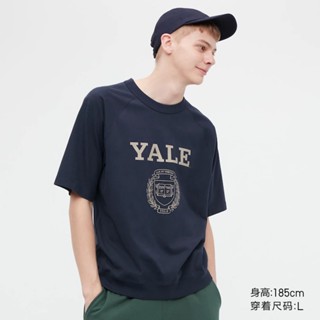 🔥 Uniqlo UT เสื้อยืดแขนสั้น พิมพ์ลาย Yale สําหรับผู้ชาย และผู้หญิง 456133V 🔥