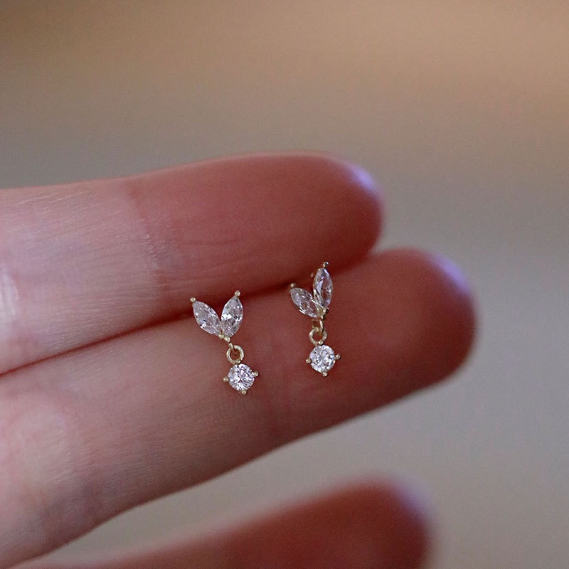 2023 ใหม่ Leaf Zircon Stud Earings สําหรับผู้หญิงน่ารัก Earings สําหรับเด็กต่างหูทองสําหรับผู้หญิงชุด Hikaw Hypoallergenic Non Tarnish อุปกรณ์เสริมชุดเครื่องประดับ