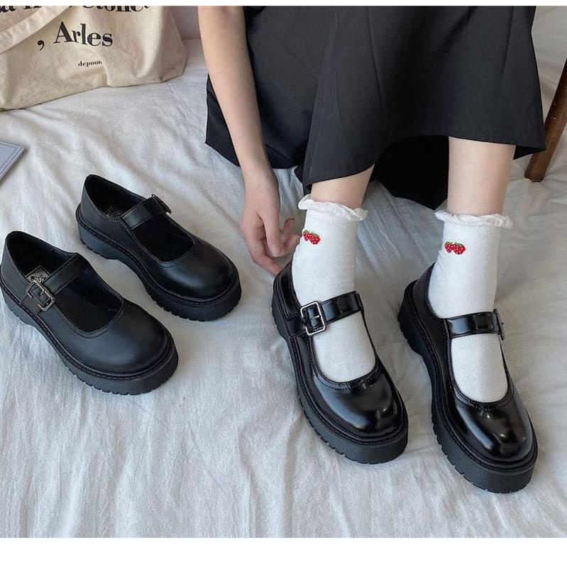 หัวเข็มขัดแฟชั่นเกาหลี Teenage / Teenage Womens School Shoes Black Glosy And Dof DK 777