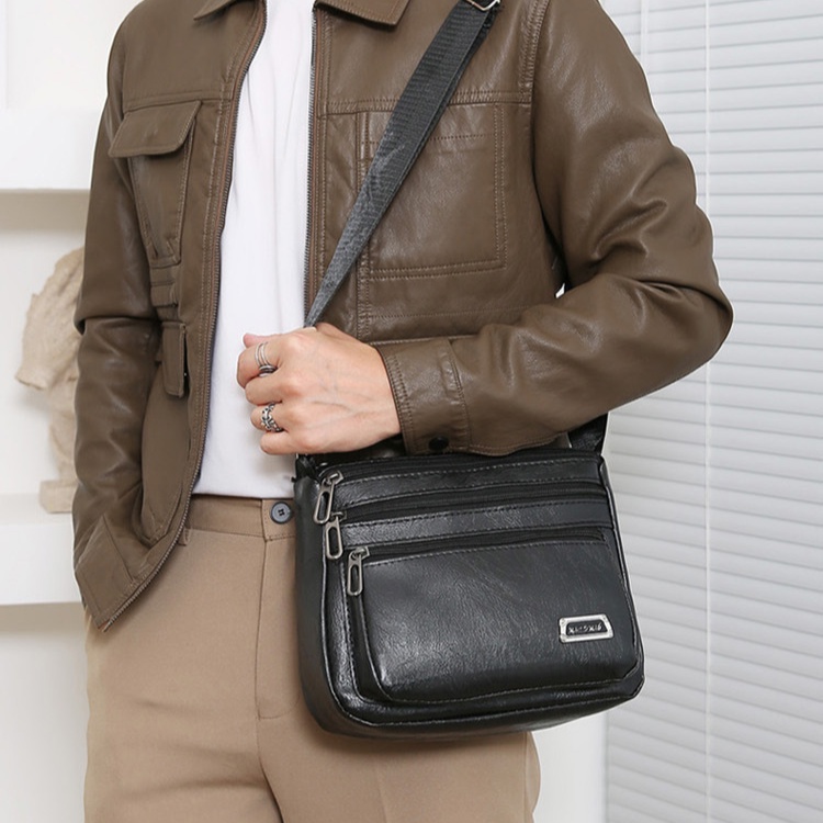(w236)กระเป๋าสะพายข้างผู้ชาย ช่องซิปเยอะ งานหนังเรียบๆดูดี vgetbag