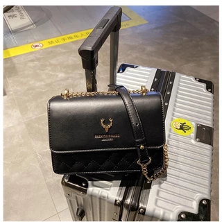 Premium FashionBAG กระเป๋าสะพายข้าง สายโซ่สีทอง วัสดุหนังPU ทนทานหรูหรา รุ่น8075