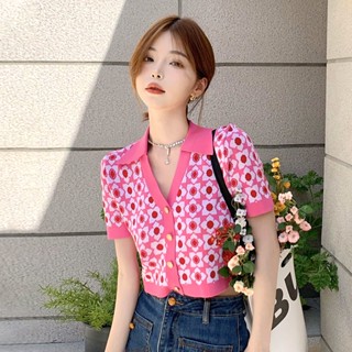 ใหม่ เสื้อยืดโปโล แขนสั้น คอปก สีชมพู ถักนิตติ้ง ดีไซน์สวยงาม