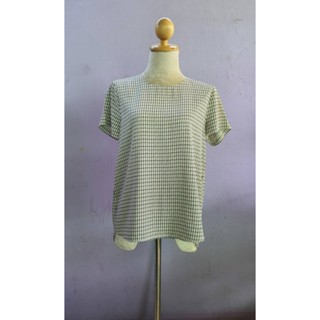FF02591 เสื้อผ้ามือสอง ลายตาราง แบรนด์ AIIZ  อก free-38 นิ้ว