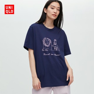 Umiqlo เสื้อยืดแขนสั้น พิมพ์ลาย Lisa Larson สําหรับผู้ชาย และผู้หญิง (PFA) 459562