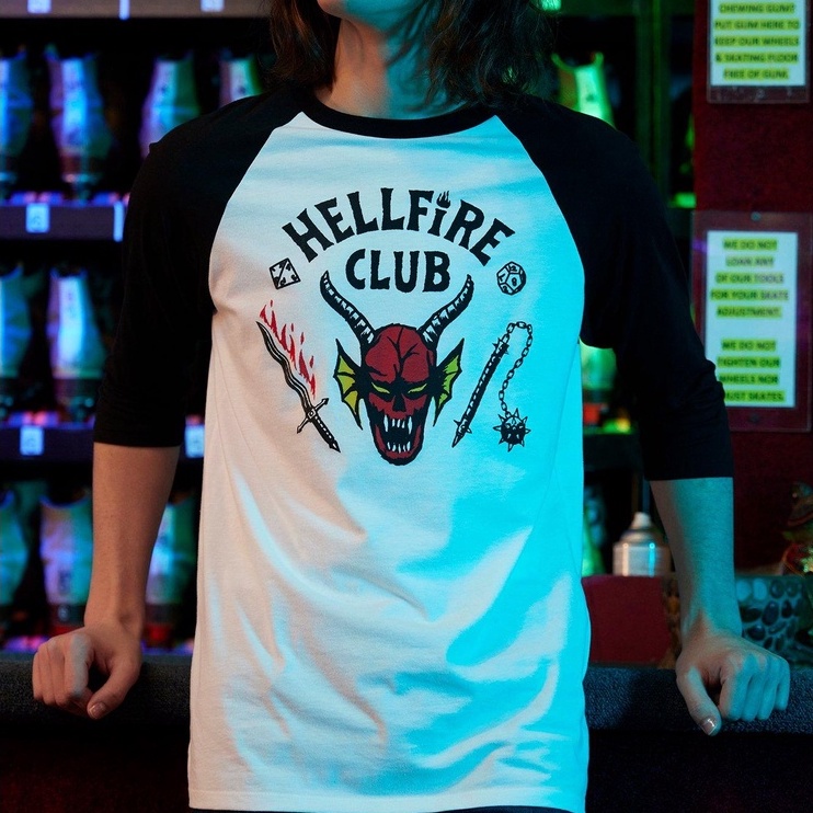 (🔥พร้อมส่งเสื้อเฮีย🔥)  เสื้อแขนสโลป สามส่วน Hellfire stranger thingsผ้า Cotton 100 %