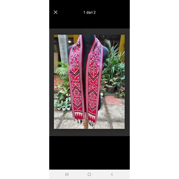 ผ้าพันคอทอพร้อม puak kumbu motif